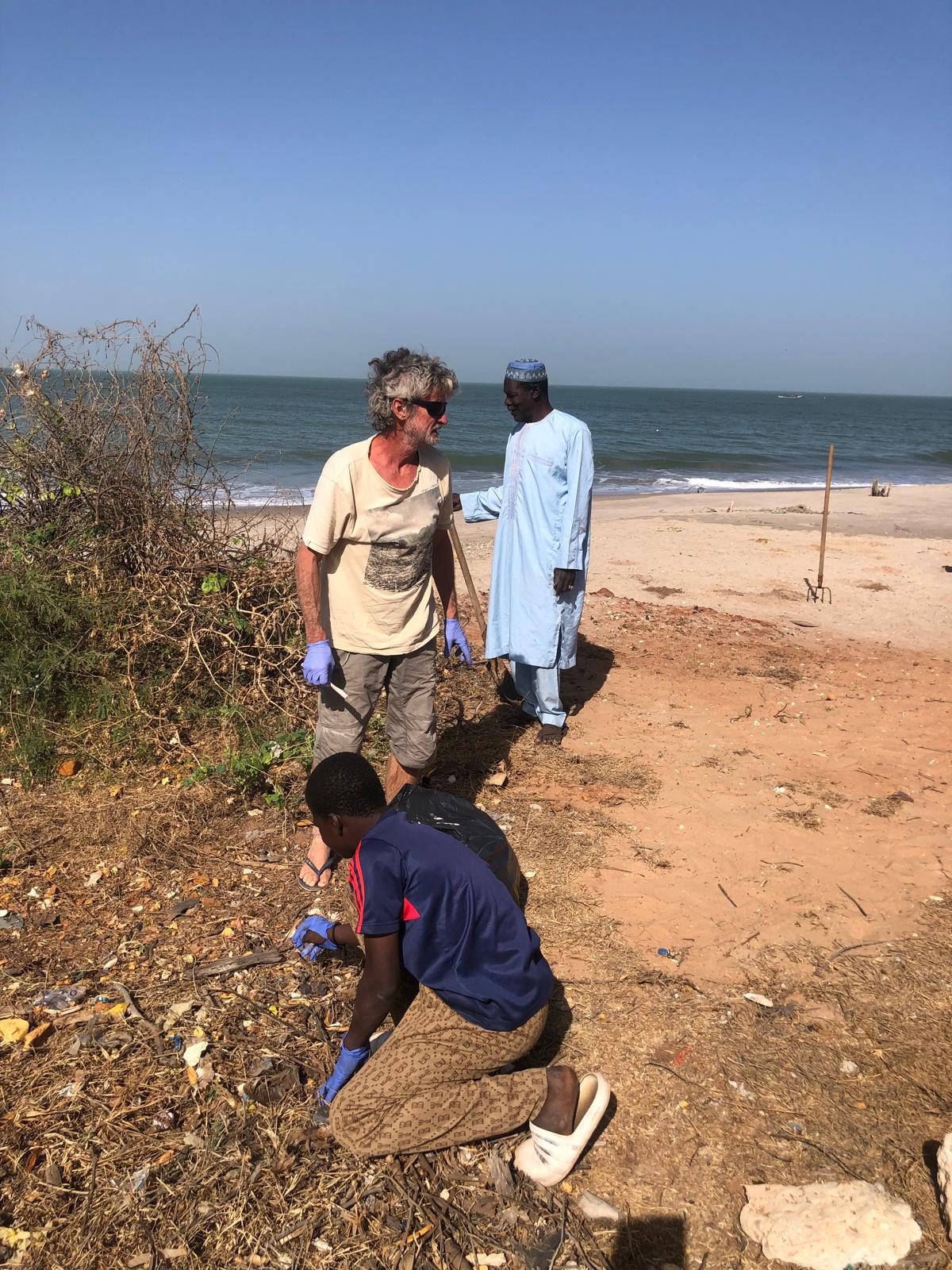 Ramassage des déchets à Djifer